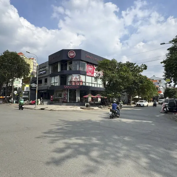 Bán Nhà Mặt Tiền Đường Song Hành, Quận 2 – Căn Góc 2 Mặt Tiền Hiếm Có