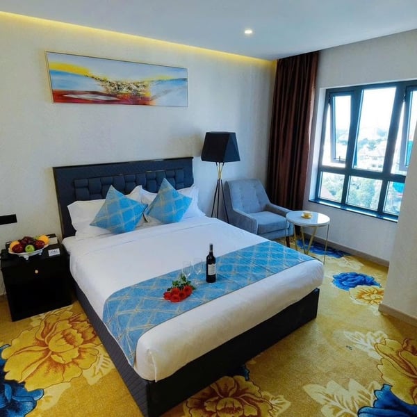 Bán khách sạn Hoàng Văn Thụ, P. Chánh Nghĩa, Thủ Dầu Một, TP.HCM