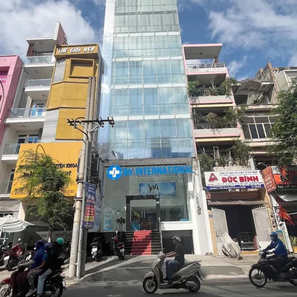 Bán toà nhà mặt tiền Sư Vạn Hạnh, P.  Hoà Hưng, Quận 10