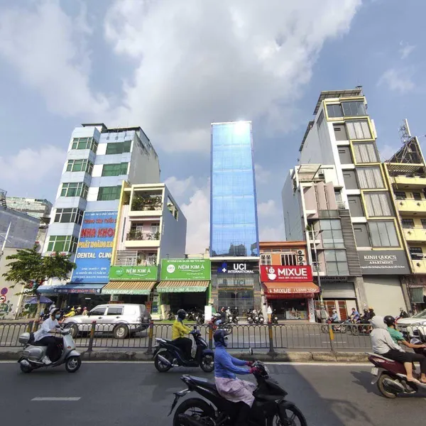 Bán Nhà Mặt Tiền Nguyễn Văn Cừ, Quận 1 – Giá Tốt, Kết Cấu Tốt, Vị Trí Đắc Địa