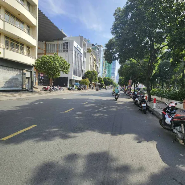 BÁN NHÀ MẶT TIỀN LÊ LAI – ĐỐI DIỆN CÔNG VIÊN 23/9, PHƯỜNG BẾN THÀNH, QUẬN 1