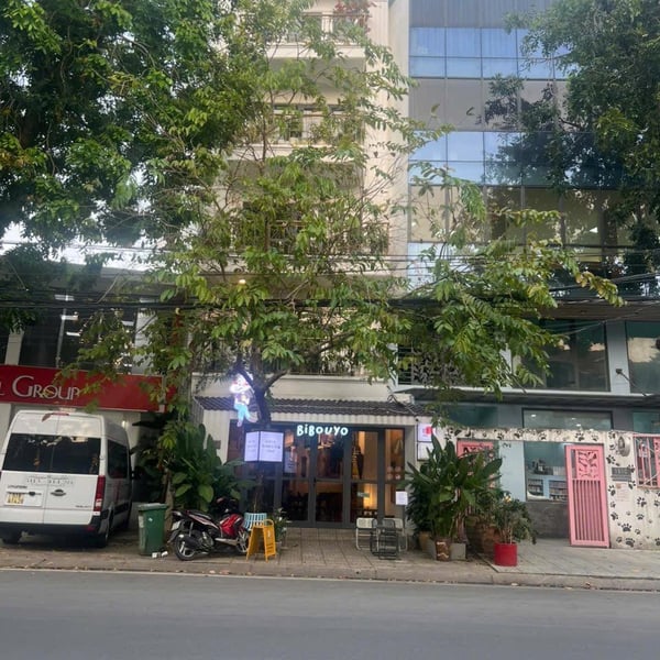 Bán nhà mặt tiền Nguyễn Văn Hưởng, P. Thảo Điền, TP. Thủ Đức