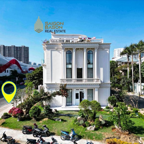 Bán biệt thự Phú Mỹ Hưng, góc 3 mặt tiền Nam Thông 2