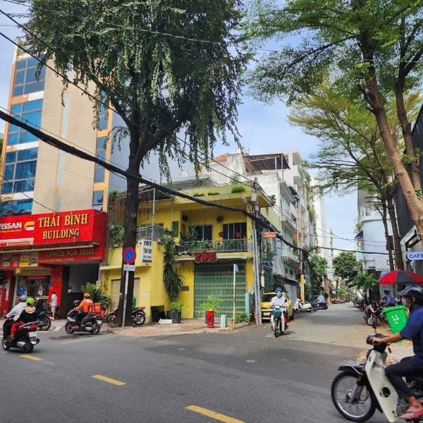  Bán nhà mặt tiền Đường Nguyễn Thái Bình, P12, Quận Tân Bình