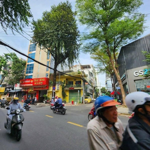  Bán nhà mặt tiền Đường Nguyễn Thái Bình, P12, Quận Tân Bình