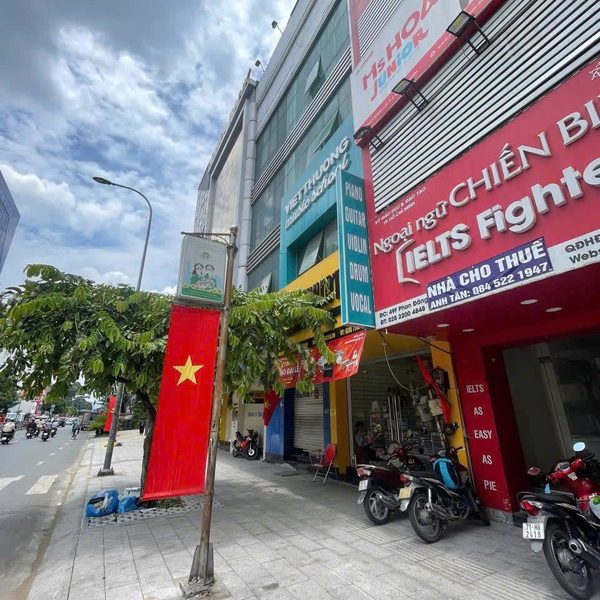 Bán nhà mặt tiền Phan Đăng Lưu, Phường Cầu Kiệu, Quận Phú Nhuận