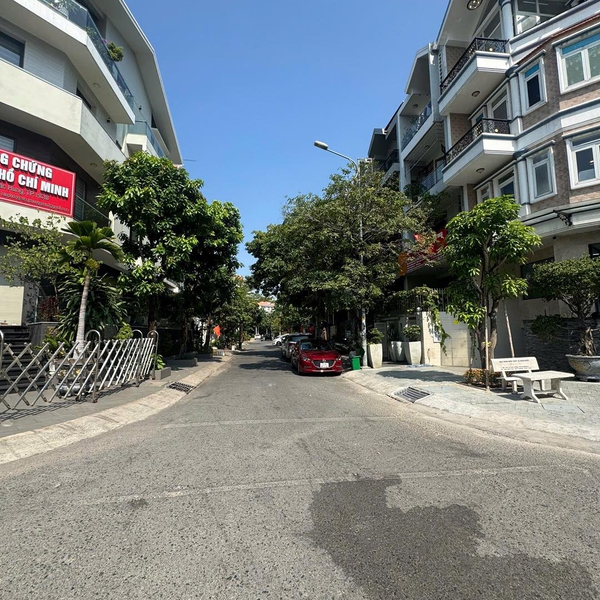 Bán biệt thự góc 2 mặt tiền đường 14 & 5, Khu đô thị Him Lam, Phường Tân Hưng, Quận 7