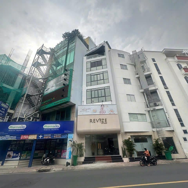 Bán nhà mặt tiền Hoàng Việt, Phường Tân Sơn Nhất, Quận Tân Bình