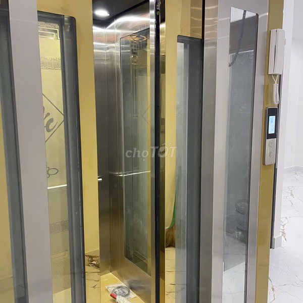 Bán nhà mặt tiền Hoàng Việt, Phường Tân Sơn Nhất, Quận Tân Bình