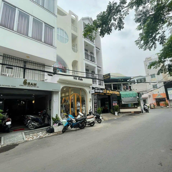 Bán nhà mặt tiền Hoa Sữa, Phường Cầu Kiệu, Quận Phú Nhuận