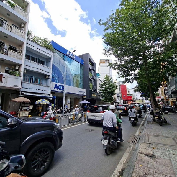 Bán nhà mặt tiền Trần Quang Khải, P. Tân Định, Quận 1