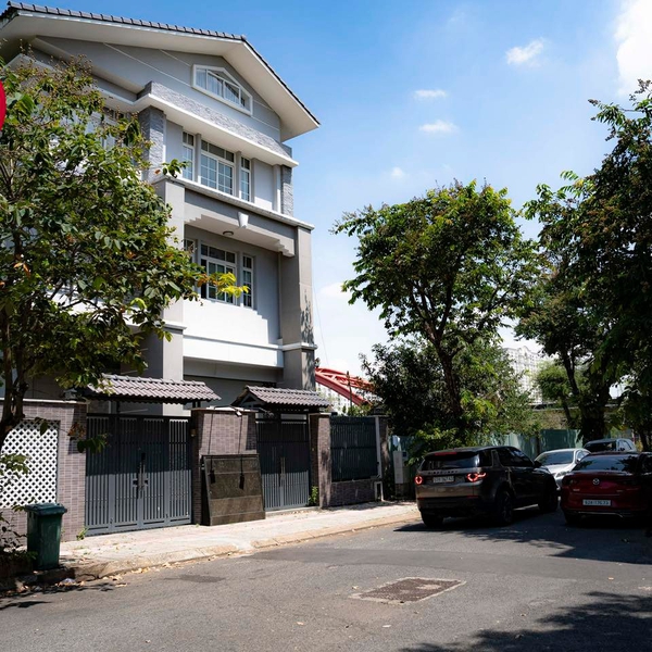 Bán biệt thự mặt tiền Đường số 17, Khu SADECO, Phường Tân Hưng, Quận 7