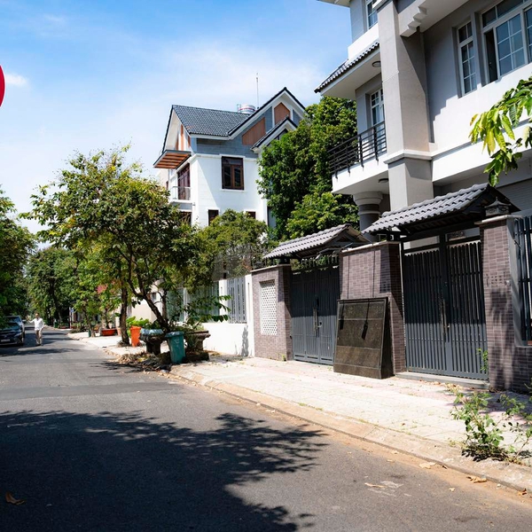 Bán biệt thự mặt tiền Đường số 17, Khu SADECO, Phường Tân Hưng, Quận 7