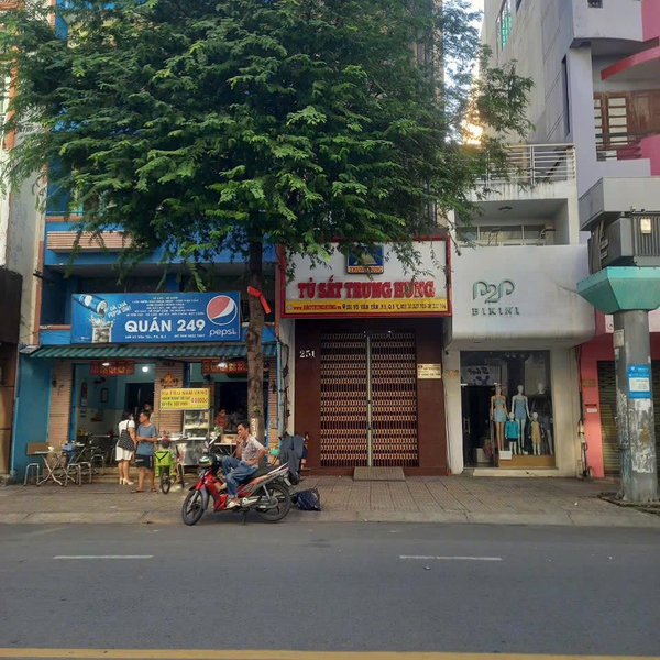 Bán nhà mặt tiền 251 Võ Văn Tần, P. Bàn Cờ, Quận 3