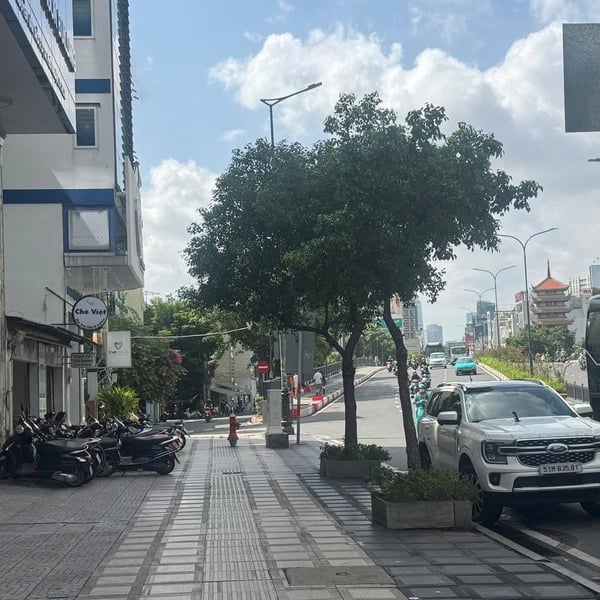 Bán nhà mặt tiền Nguyễn Văn Trỗi, Phường 15, Quận Phú Nhuận