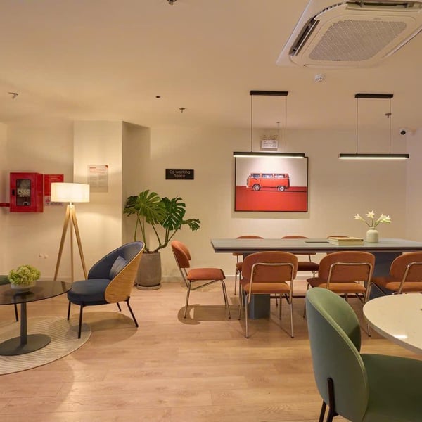 Bán toà nhà CHDV KS Hoàng Việt, P. Tân Sơn Nhất, Quận Tân Bình