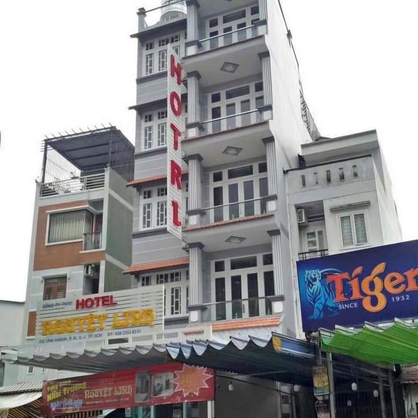 Bán khách sạn mặt tiền Vĩnh Khánh, Phường 10, Quận 4