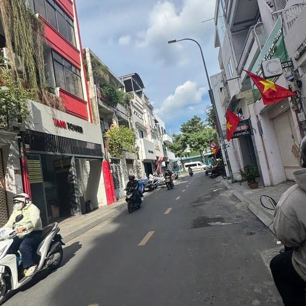 Bán nhà mặt tiền đường Thạch Thị Thanh, Phường Tân Định, Quận 1