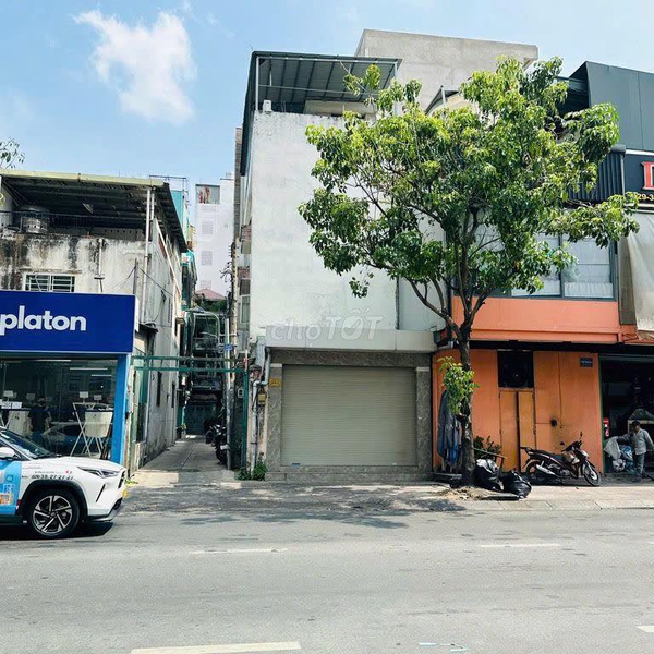 Bán nhà góc 2 mặt tiền Hồng Hà, Phường Tân Sơn Hoà, Quận Tân Bình.