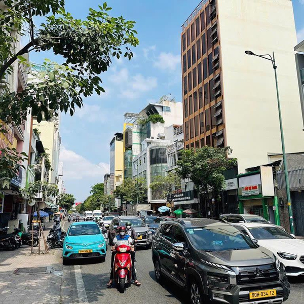 Bán nhà góc 2 mặt tiền Hồng Hà, Phường Tân Sơn Hoà, Quận Tân Bình.