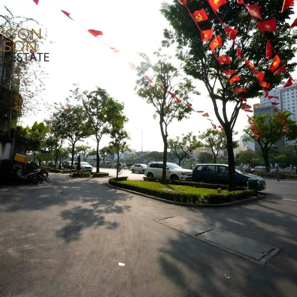 Bán toà nhà mặt tiền Bến Vân Đồn, Phường 2, Quận 4