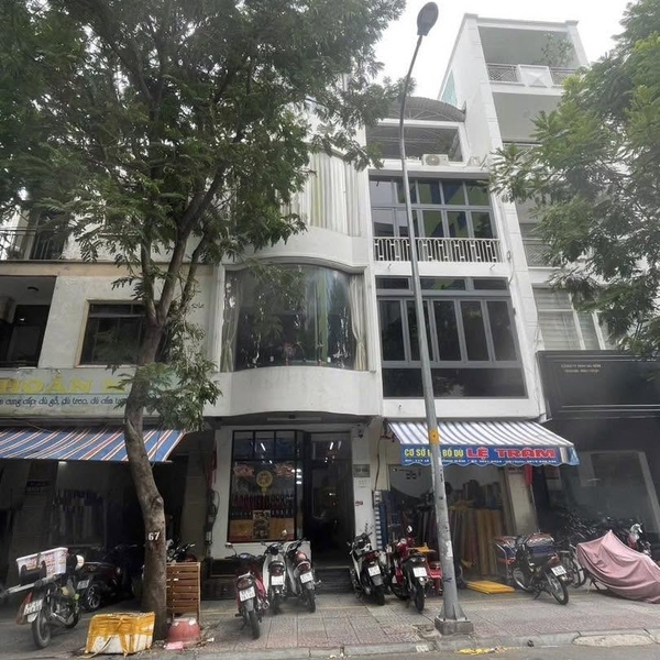 Bán nhà mặt tiền Lê Thị Hồng Gấm, P. Bến Thành, Quận 1
