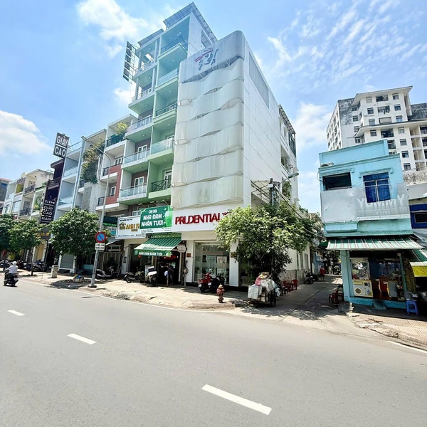 Bán nhà mặt tiền Lạc Long Quân, Phường 5, Quận 11