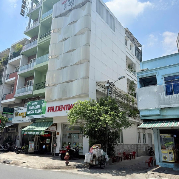 Bán nhà mặt tiền Lạc Long Quân, Phường 5, Quận 11