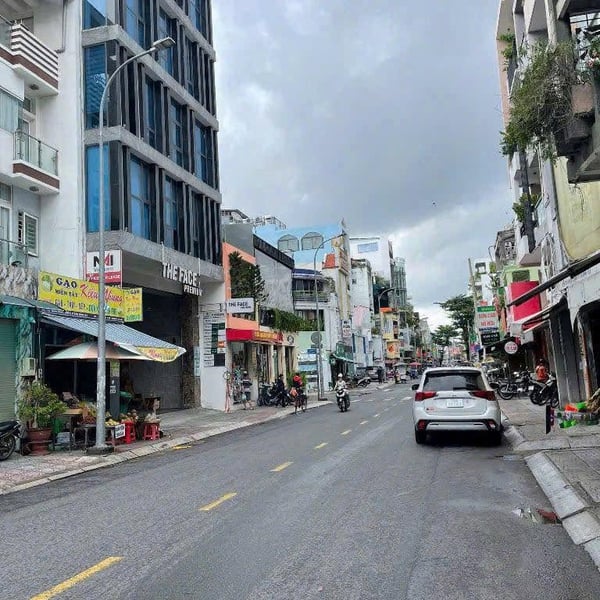 Bán nhà mặt tiền đường Trần Khắc Chân, Phường Tân Định, Quận 1
