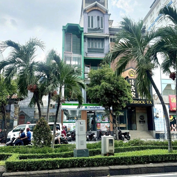 Bán nhà mặt tiền Phan Xích Long, Phường 2, Quận Phú Nhuận