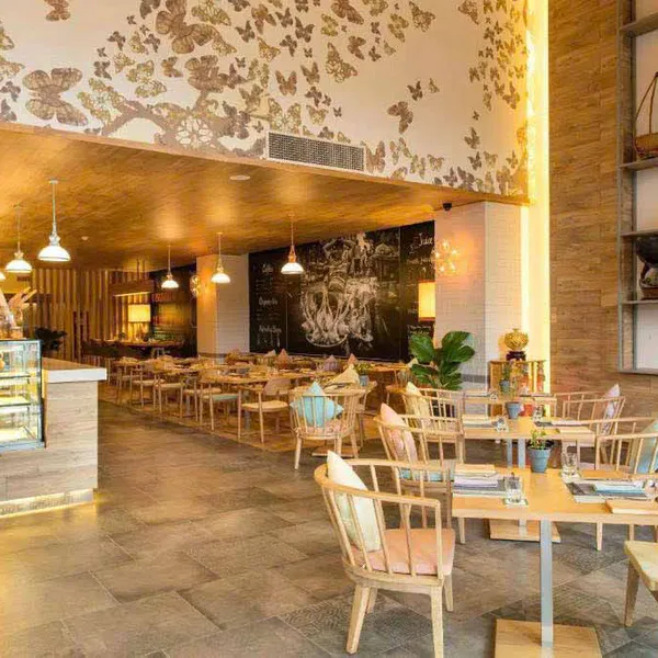 BÁN KHÁCH SẠN 4 SAO FUSION SUITES - MẶT TIỀN SƯƠNG NGUYỆT ÁNH