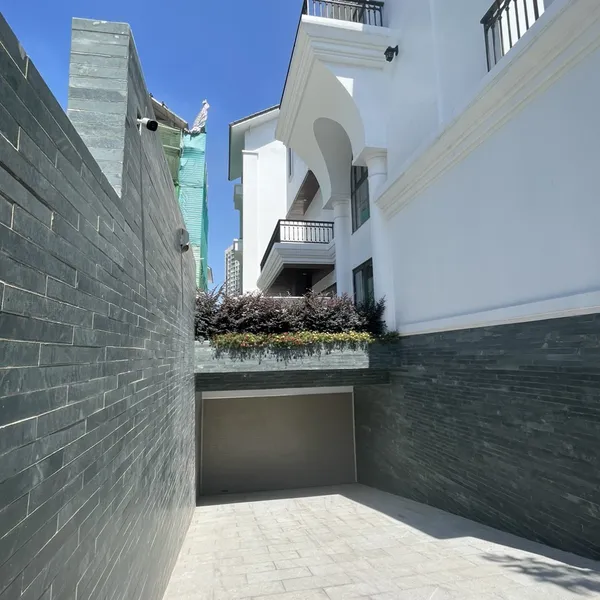 Bán Lô Biệt thự nhà xây dựng hoàn thiện