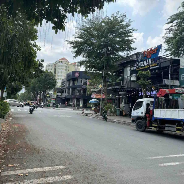 BÁN NHÀ MẶT TIỀN ĐƯỜNG SONG HÀNH QUẬN 2 TP.HỒ CHÍ MINH