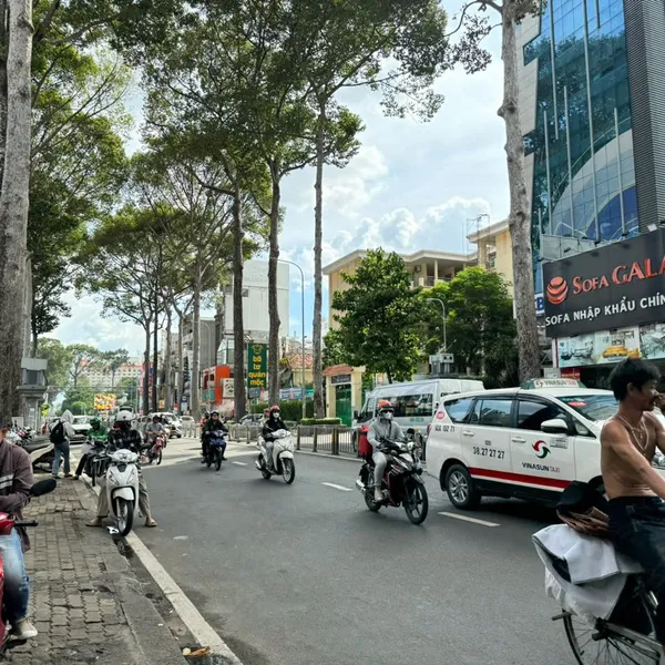 BÁN NHÀ MT CẤP 4 SỐ 478 NGUYỄN THỊ MINH KHAI, PHƯỜNG 2, QUẬN 3, TPHCM