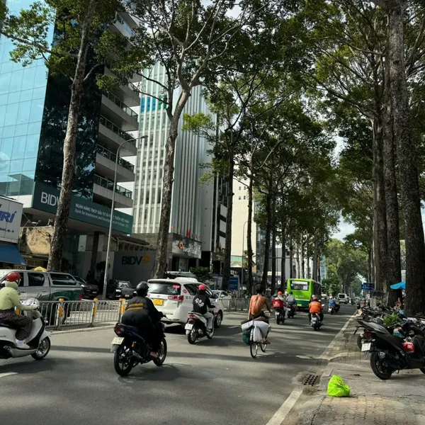 BÁN NHÀ MT CẤP 4 SỐ 478 NGUYỄN THỊ MINH KHAI, PHƯỜNG 2, QUẬN 3, TPHCM