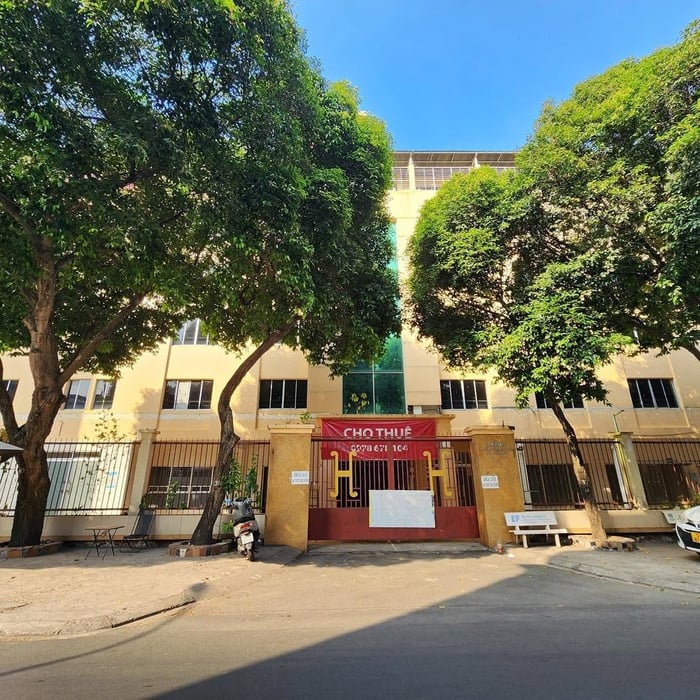 Bán toà nhà mặt tiền Nguyễn Trọng Tuyển, Phường Tân Sơn Hoà, Quận Tân Bình