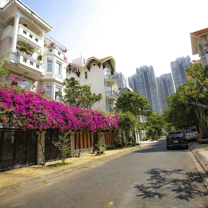 BÁN NHÀ GÓC 2 MẶT TIỀN – KHU HIM LAM