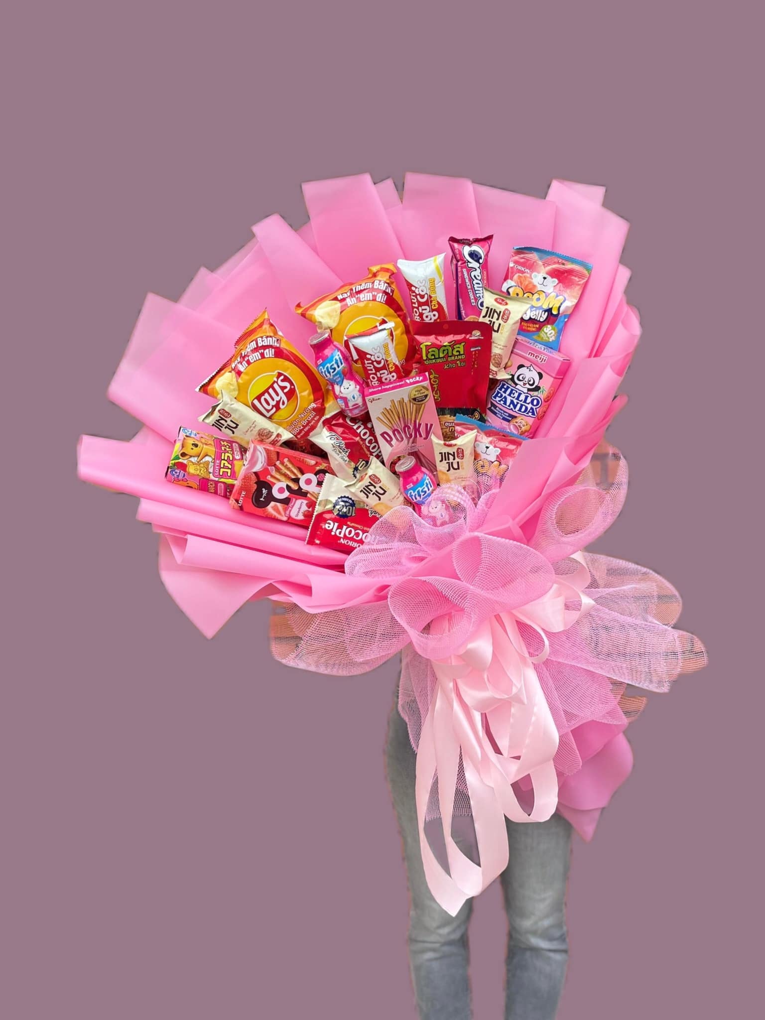 Bó hoa bánh kẹo tặng bé tone hồng
