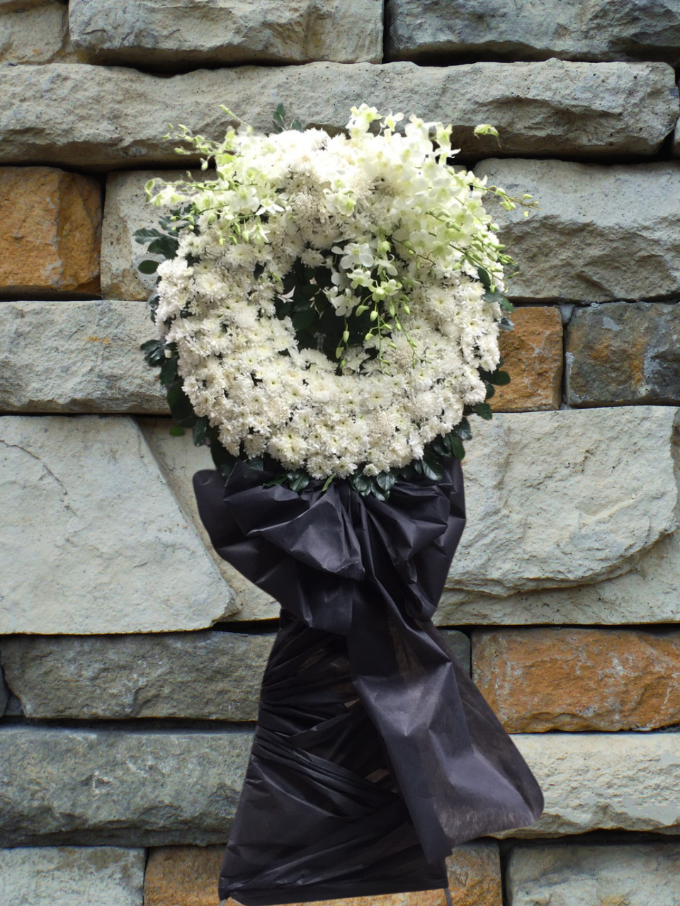 Vòng hoa viếng cúc trắng Vòng hoa viếng 1 tầng