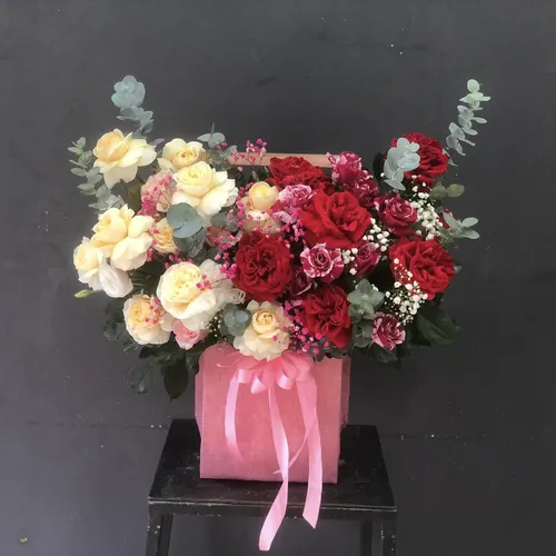 GIỎ HOA HỒNG MIX THEO PHONG CÁCH HIỆN ĐẠI - HG002