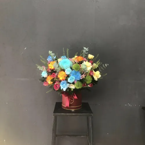 GIỎ HOA MIX MÀU THEO PHONG CÁCH HIỆN ĐẠI - HG009