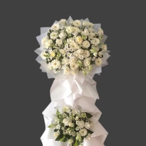 KỆ HOA VIẾNG 2 TẦNG TONE TRẮNG THEO PHONG CÁCH HIỆN ĐẠI- HV001