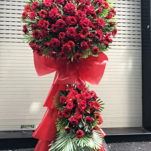 KỆ HOA KHAI TRƯƠNG TONE ĐỎ THEO PHONG CÁCH HIỆN ĐẠI - KCM010