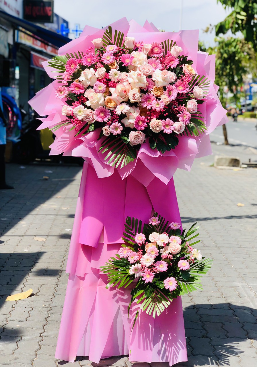 Kệ hoa khai trương tone hồng