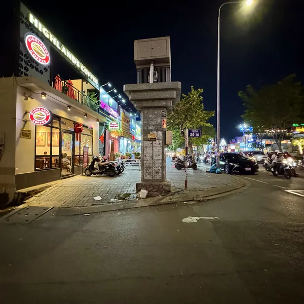 Nhà Mặt Tiền Kinh Doanh Highlands Coffee Trần Não