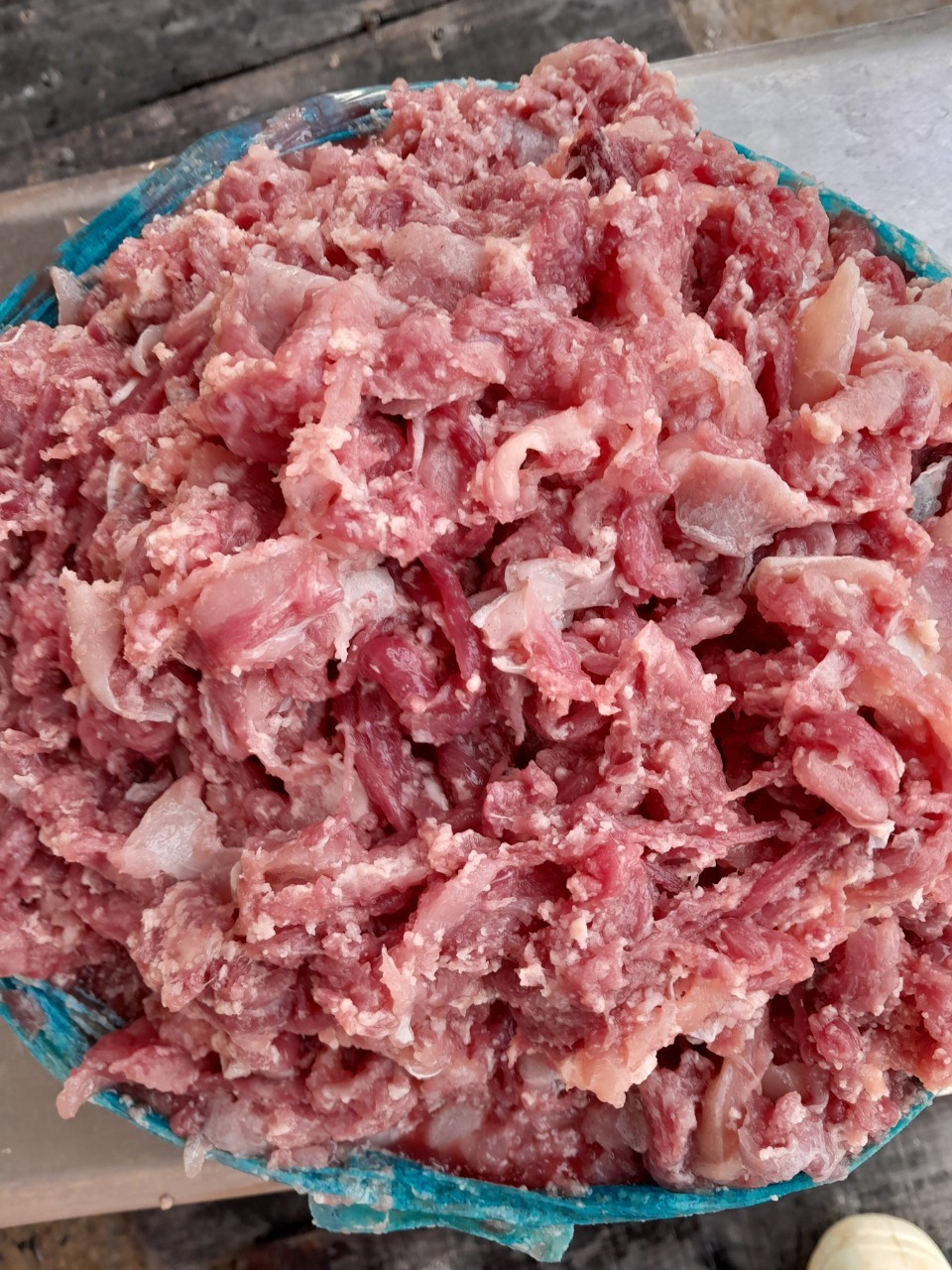 chuyên cung cấp vụn đỏ cá tra cá basa tại tphcm