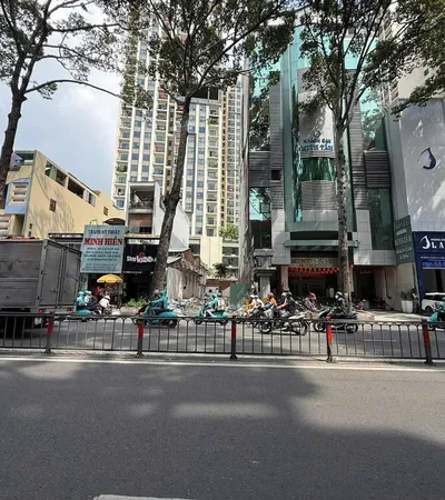 Bán nhà 208–210 đường 3 Tháng 2, Phường Hòa Hưng, TP.HCM