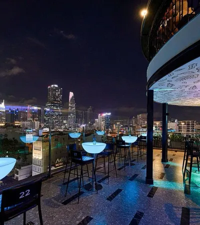 Bán tòa nhà 180-182-184-186-188 Lý Tự Trọng, Phường Bến Thành, TP.HCM