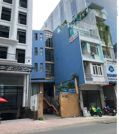 Bán nhà mặt tiền 100 đường Cao Thắng Quận 3
