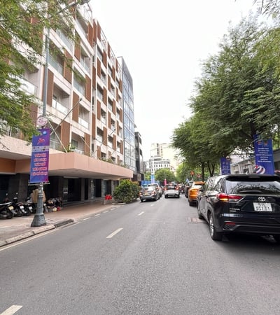Bán nhà 115 Lê Thánh Tôn Phường Bến Thành Quận 1